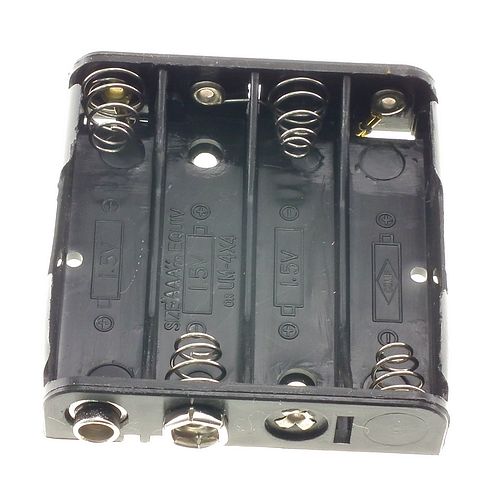 Battery holder for 4 AAA batteries
