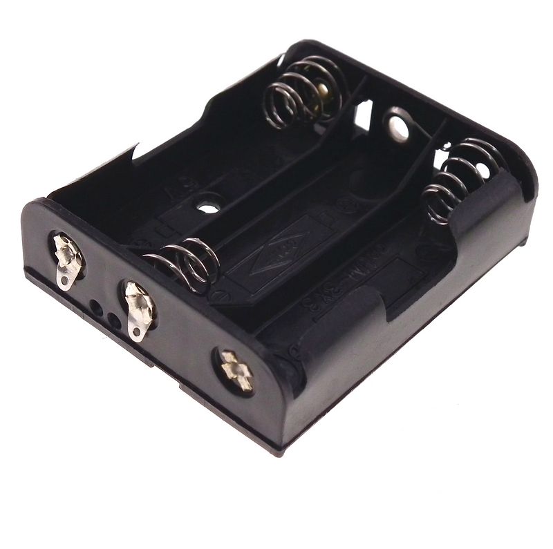 Battery holder for 3 AA batteries side by side with solder tags