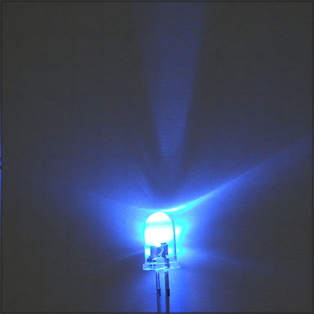 5mm LED flicker blue ( Candle LED ), clear lens
