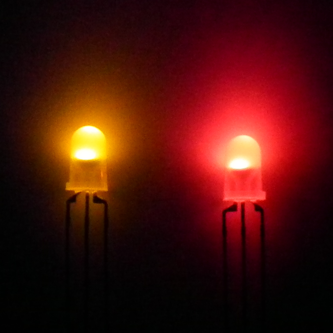 5mm ultra-bright Red/Yellow bi-colour LED (3 lead)
